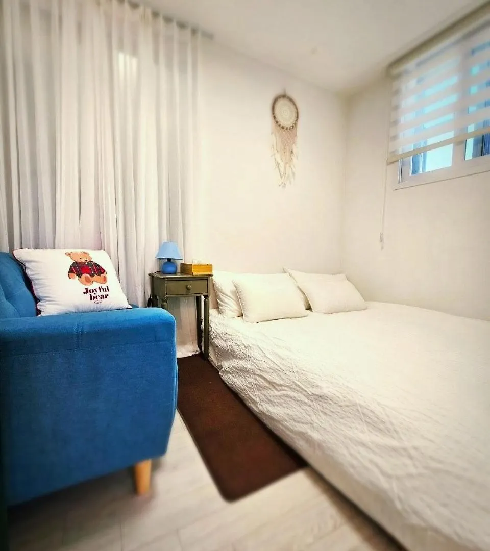 Hongdae Two-Room House With Terrace Seoul South Korea