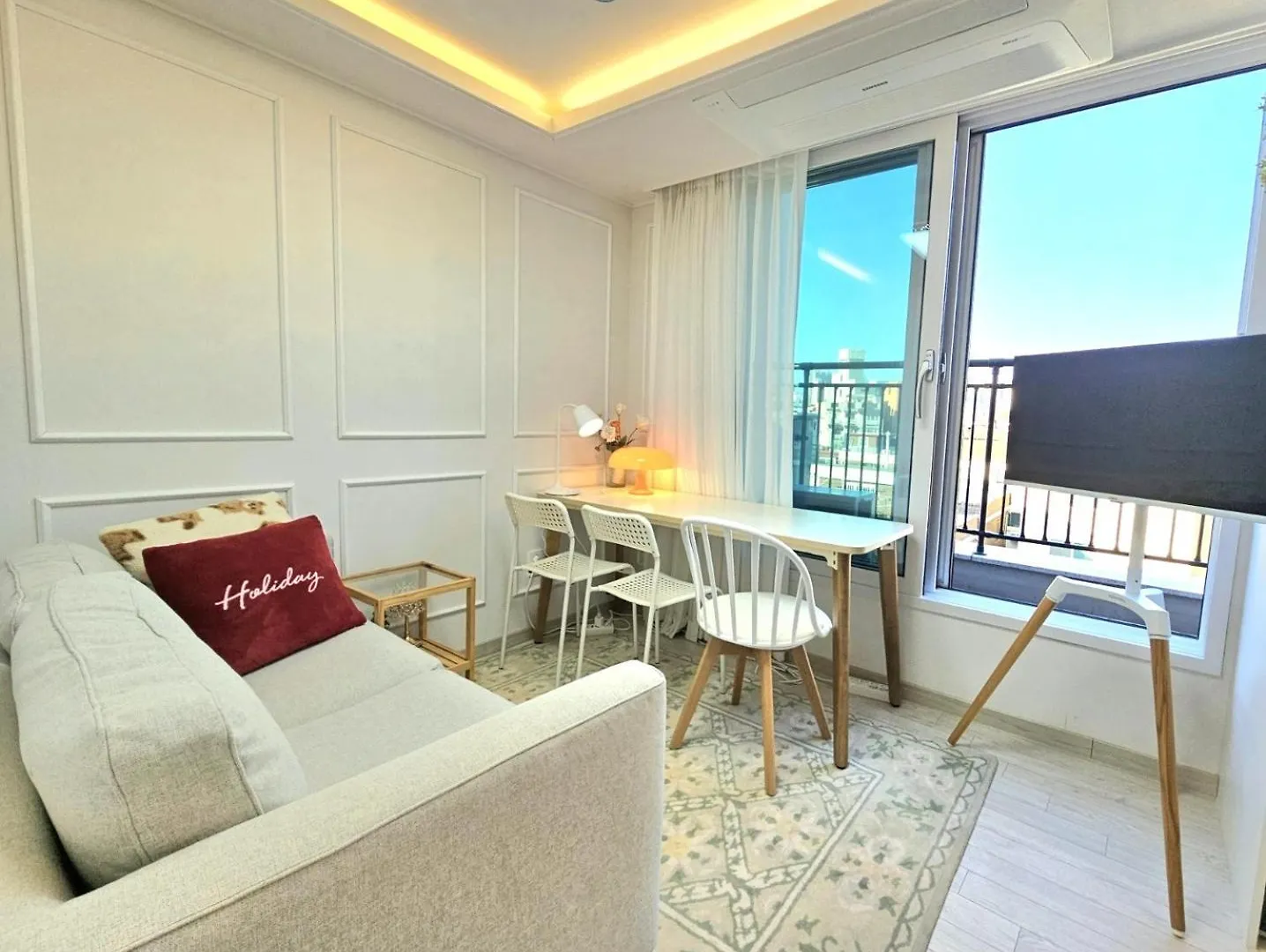 Hongdae Two-Room House With Terrace Seoul